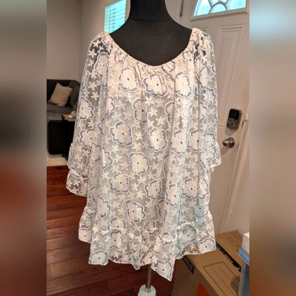 White Floral Embroidered Lace Tunic - Picture 1 of 9